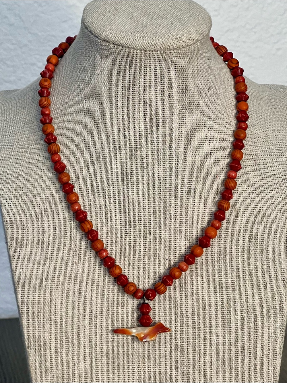 VTG Southwestern Native American Orange Wooden Beads With Fetish Bird Pendant